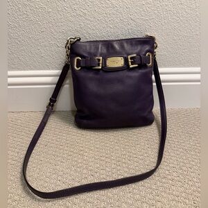 Micheal Kors Hamilton Purple Crossbody Bag Pebbled Leather Gold Hardware